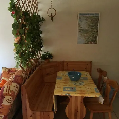Porthos, 209 Boulevard De La Cote De Beaute * Vaux-sur-Mer